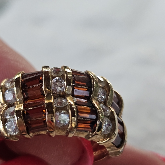 Elegant Gold and Brown Ring - Picture 7 of 14
